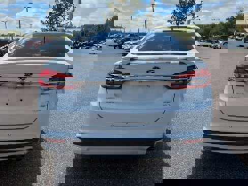 Used 2018 Ford Fusion SE w/ Equipment Group 201A image 5