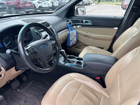 Used 2017 Ford Explorer Limited w/ Equipment Group 301A image 4