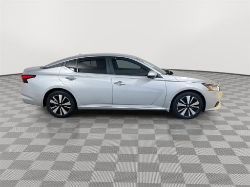 Certified 2023 Nissan Sentra SV w/ All-Weather Package image 9