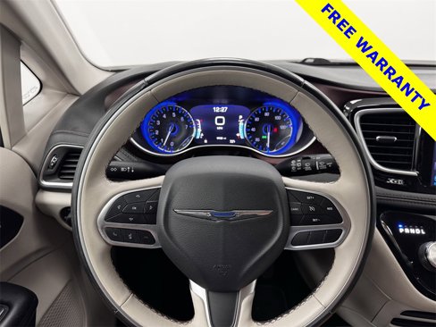 Used 2018 Chrysler Pacifica Limited image 20