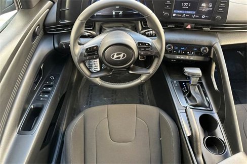 Certified 2025 Hyundai Elantra Sport image 15