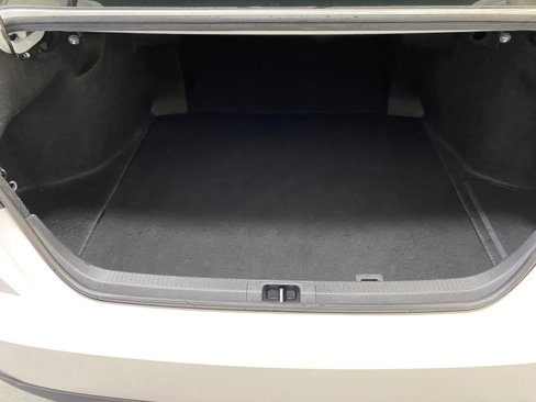 Used 2025 Toyota Camry SE image 30