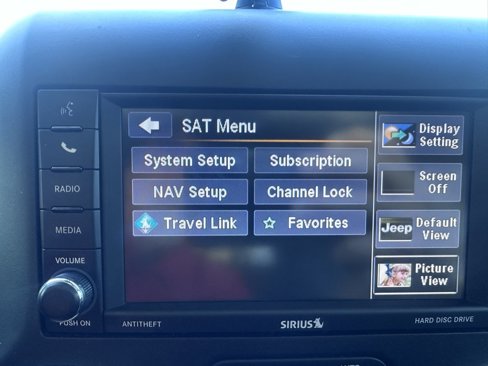 Used 2018 Jeep Wrangler Unlimited Sahara w/ Connectivity Group image 12