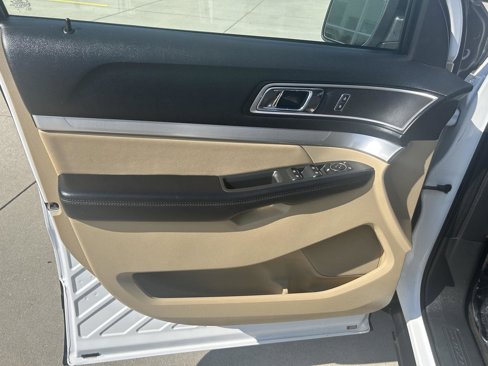 Used 2017 Ford Explorer XLT w/ Equipment Group 202A image 17