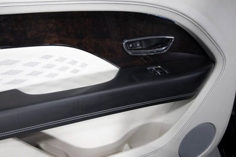 Used 2023 Bentley Bentayga Extended Wheelbase image 41