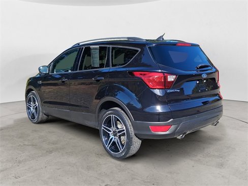 Used 2019 Ford Escape SEL image 3