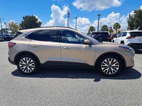 Used 2020 Ford Escape Titanium image 2