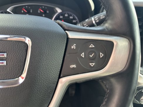 Used 2019 GMC Acadia SLT image 13