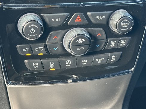 Used 2022 Jeep Grand Cherokee Laredo X image 24