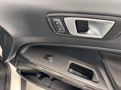 Used 2019 Ford EcoSport SE image 24