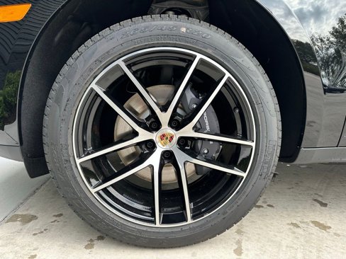 Used 2025 Porsche Macan image 37