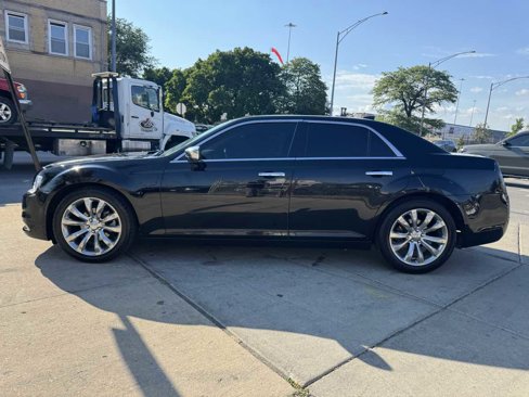 Used 2019 Chrysler 300 Limited image 8