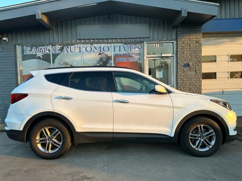 Used 2017 Hyundai Santa Fe Sport image 2