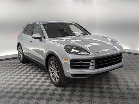 Used 2024 Porsche Cayenne image 8