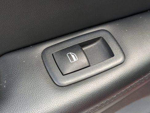 Used 2018 Jeep Grand Cherokee Limited w/ Luxury Group II image 30