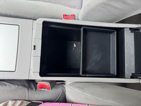Used 2010 Toyota Camry LE image 34