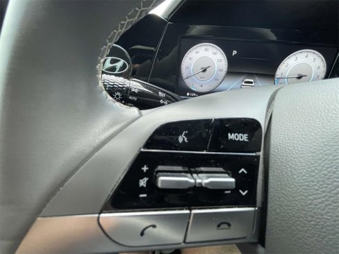Used 2022 Hyundai Elantra SEL w/ Convenience + Premium Package image 19