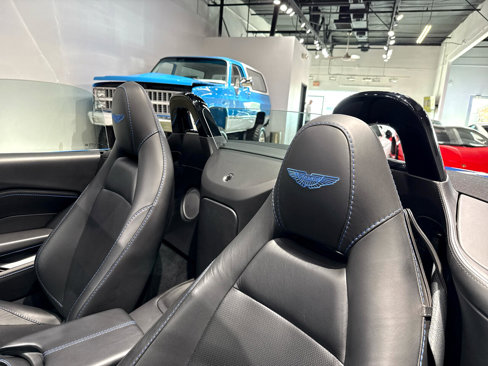 Used 2021 Aston Martin V8 Vantage Roadster image 17