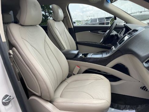 Used 2017 Lincoln MKX Reserve w/ Driver Assistance Package image 20