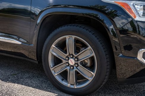 Used 2017 GMC Acadia Denali w/ Technology Package image 10