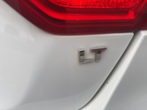 Used 2015 Chevrolet Impala LT image 10