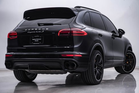 Used 2016 Porsche Cayenne Turbo S image 11
