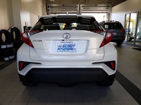 Used 2019 Toyota C-HR XLE image 22