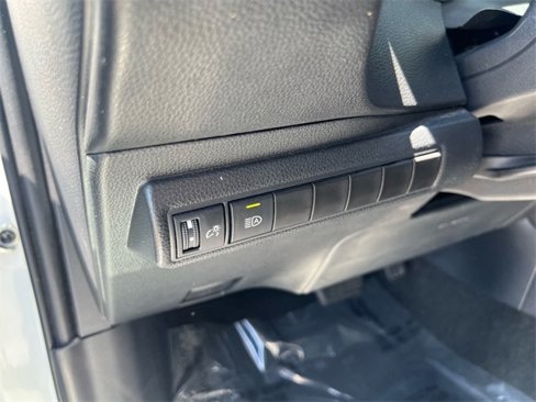 Used 2022 Toyota Corolla LE image 16