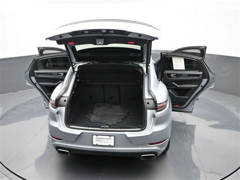 Certified 2020 Porsche Cayenne image 31
