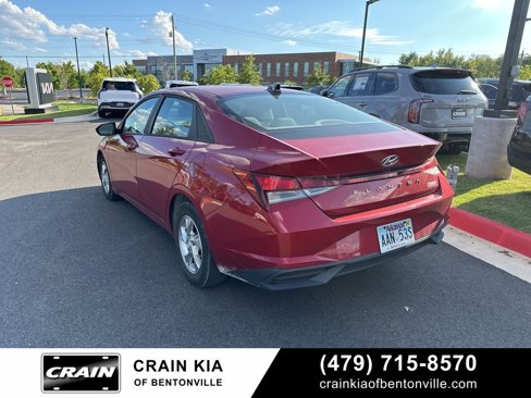 Used 2021 Hyundai Elantra SE image 3