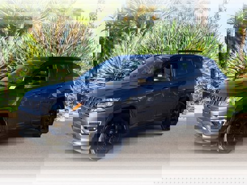 Used 2021 Jeep Compass Latitude image 1