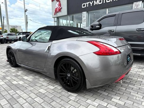 Used 2010 Nissan 370Z Touring image 5