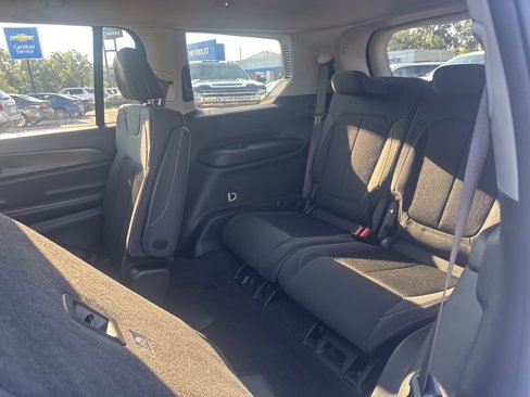 Used 2023 Jeep Grand Cherokee L Laredo image 15