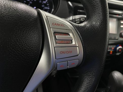 Used 2016 Nissan Rogue S image 17