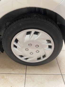 Used 2015 Toyota Yaris L image 23