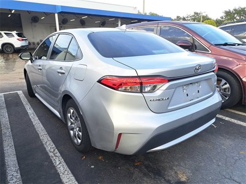 Used 2022 Toyota Corolla LE image 4