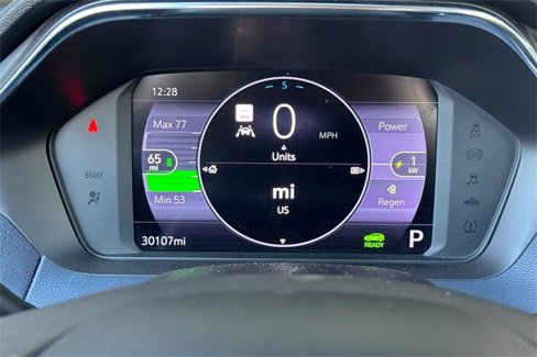 Used 2022 Chevrolet Bolt EUV Premier w/ Sun & Sound Package image 38