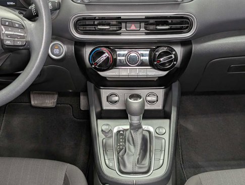 Used 2022 Hyundai Kona SEL image 18