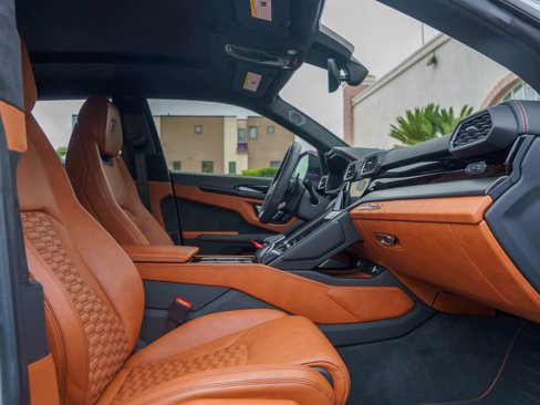Used 2022 Lamborghini Urus image 8