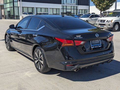 Used 2019 Nissan Altima 2.5 SV image 3