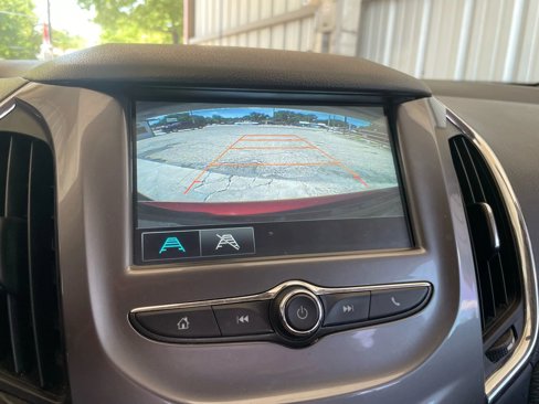Used 2018 Chevrolet Cruze LT w/ Convenience Package image 14