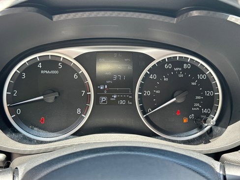 Used 2025 Nissan Versa S w/ Trunk Package image 27