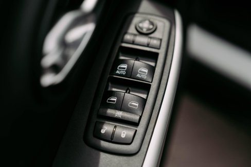 Used 2018 Jeep Cherokee Trailhawk image 14