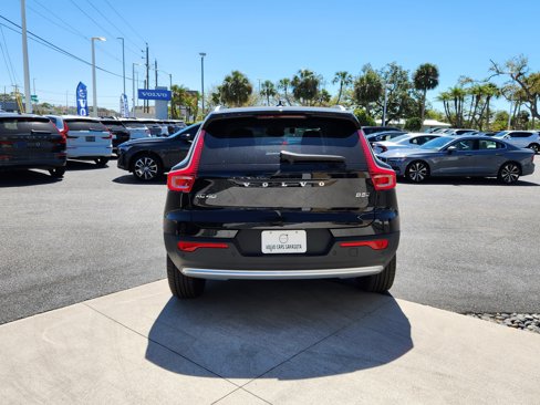 New 2025 Volvo XC40 B5 Core w/ Protection Package image 6