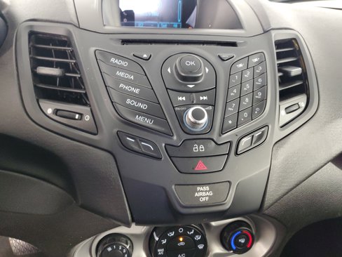 Used 2014 Ford Fiesta SE image 19