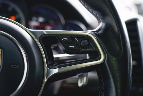 Used 2016 Porsche Cayenne Turbo image 27