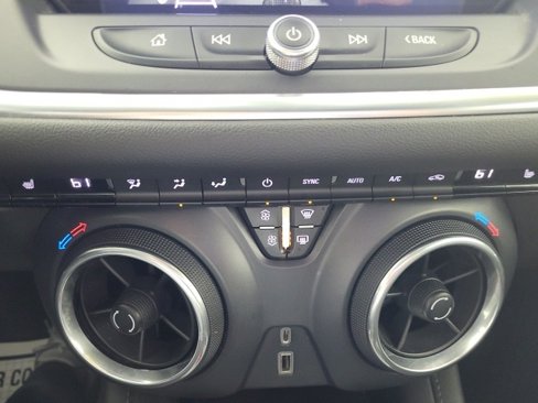Used 2020 Chevrolet Blazer LT image 32