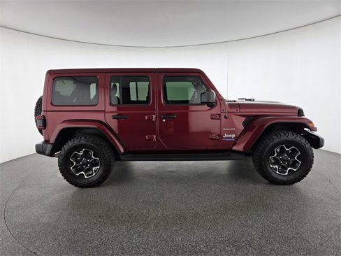 Used 2022 Jeep Wrangler Unlimited Sahara w/ Cold Weather Group image 25