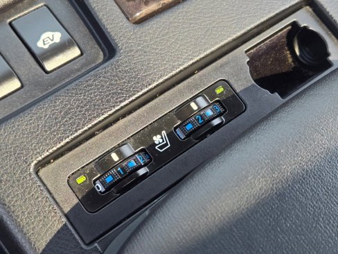 Used 2013 Lexus RX 450h AWD image 31