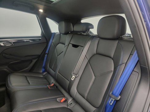 New 2026 Porsche Macan image 18